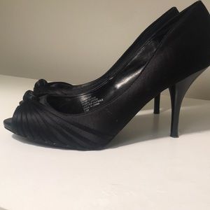 White House Black Market WHBM - black heels